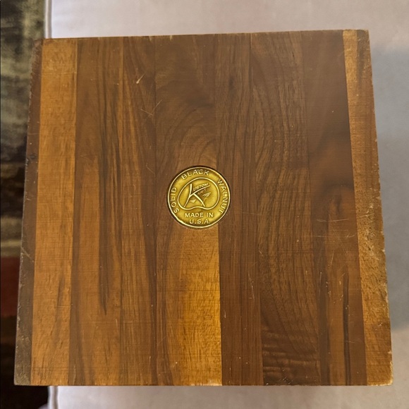 1970s Solid Black Walnut Ice Bucket w/Lid.  Midcentury Barware by Kustom Kraft. - Picture 5 of 10